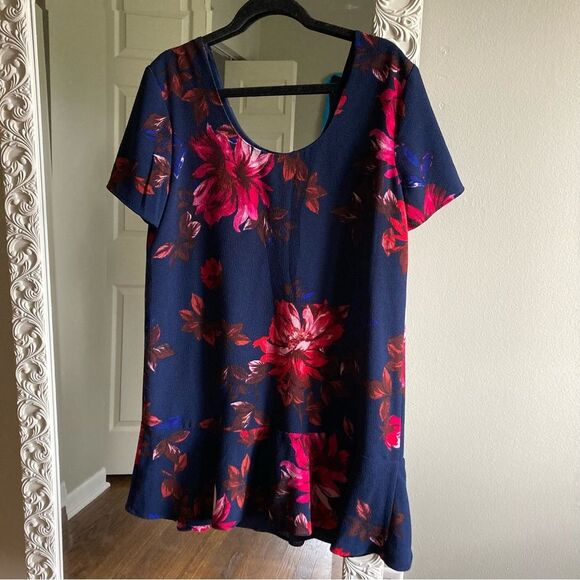 Charles Henry Women’s navy floral short sleeve shift dress size large NWT! 😍 - Picture 4 of 10